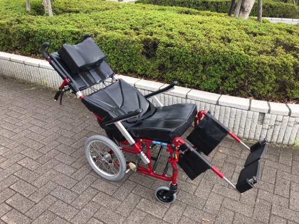 リクライニング式車椅子ト